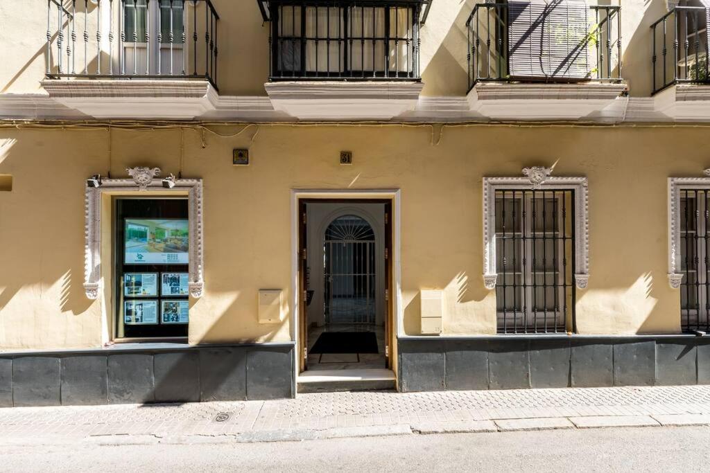 Behouse Alfalfa Sevilla Bagian luar foto